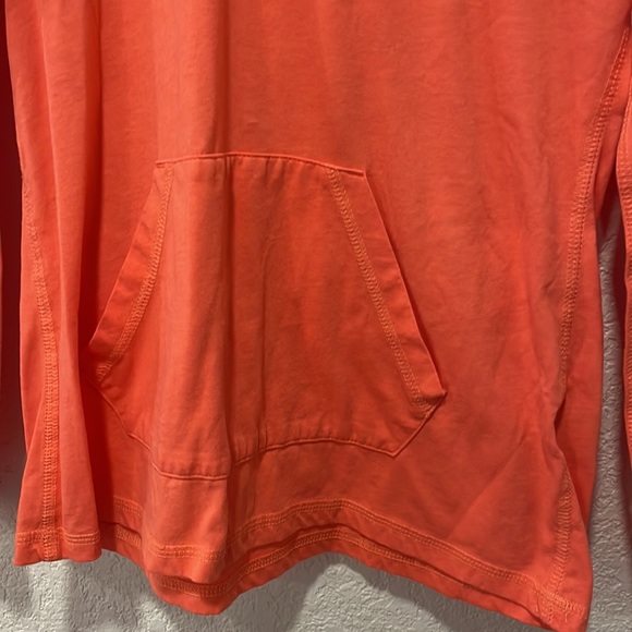 Puma hooded long sleeve tee dry fit medium - Picture 2 of 5